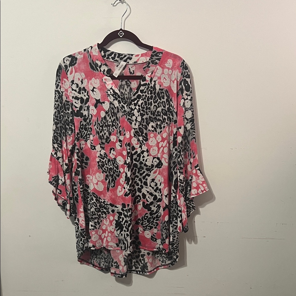 Honeyme Animal Print Tunic Blouse large 3/4 Sleeves Ruffle Pink, White and Black